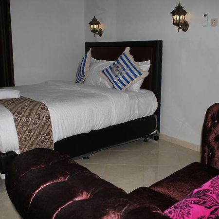 Hotel Renaya Griya Salakan Esterno foto
