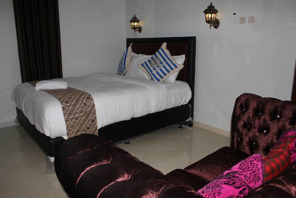 Hotel Renaya Griya Salakan Esterno foto